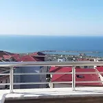 Ξενοδοχείο με διαμερίσματα Leena *