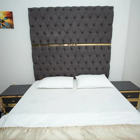 Leena Appart hôtel *