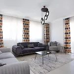 Leena Aparthotel *