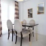 Leena Aparthotel *